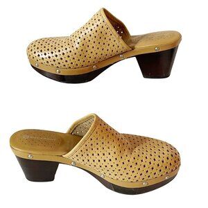 ROCKPORT Tan Eyelet Cut Out Leather Cushioned 3” Clog Heels Women’s Size 5.5
